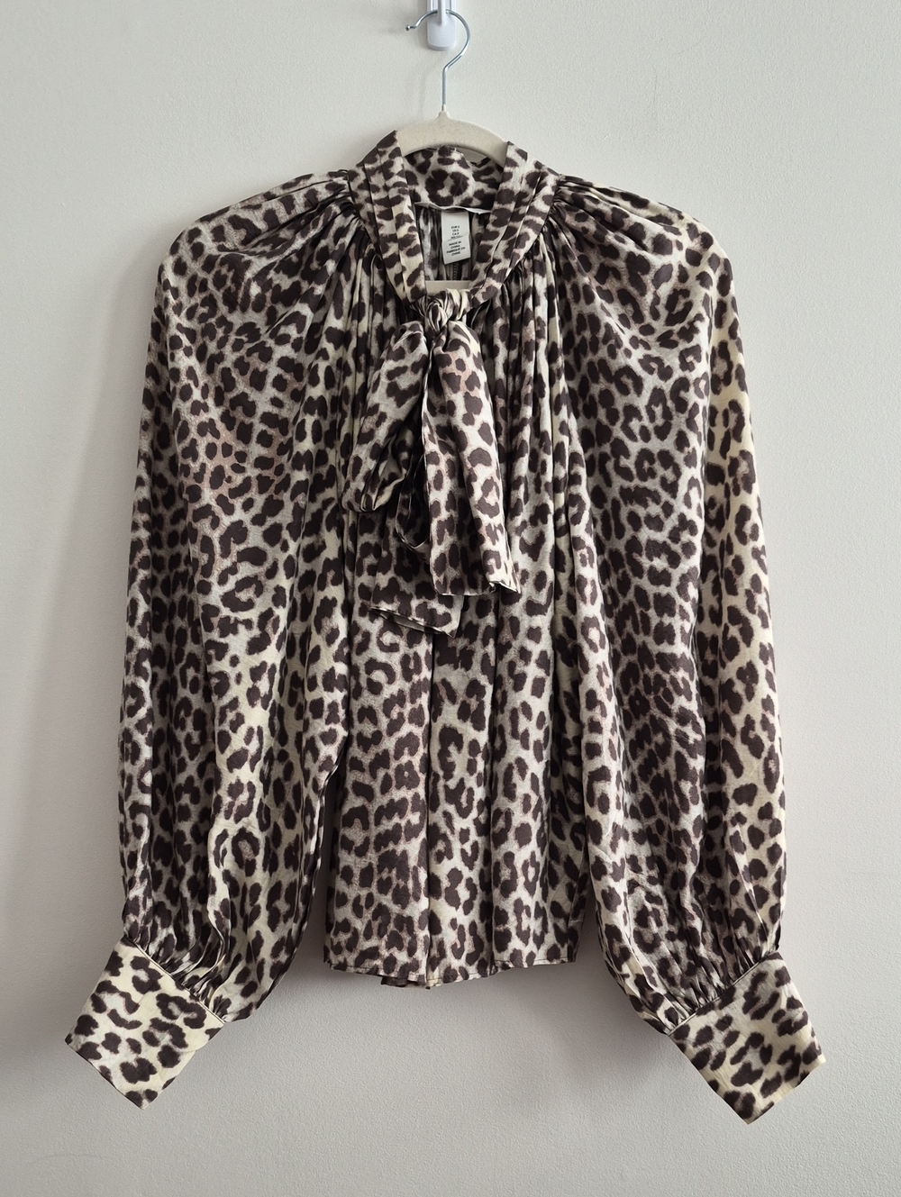 H&M shirt - Picture 3 of 8